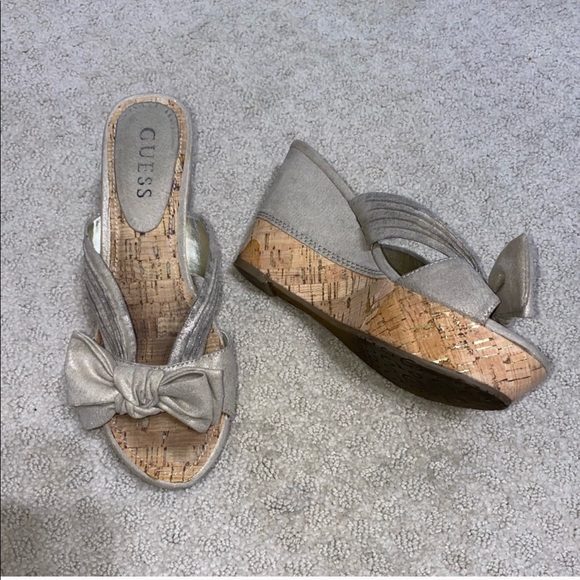 GUESS Bow Wedge Sandals Size 5.5 - Picture 5 of 11